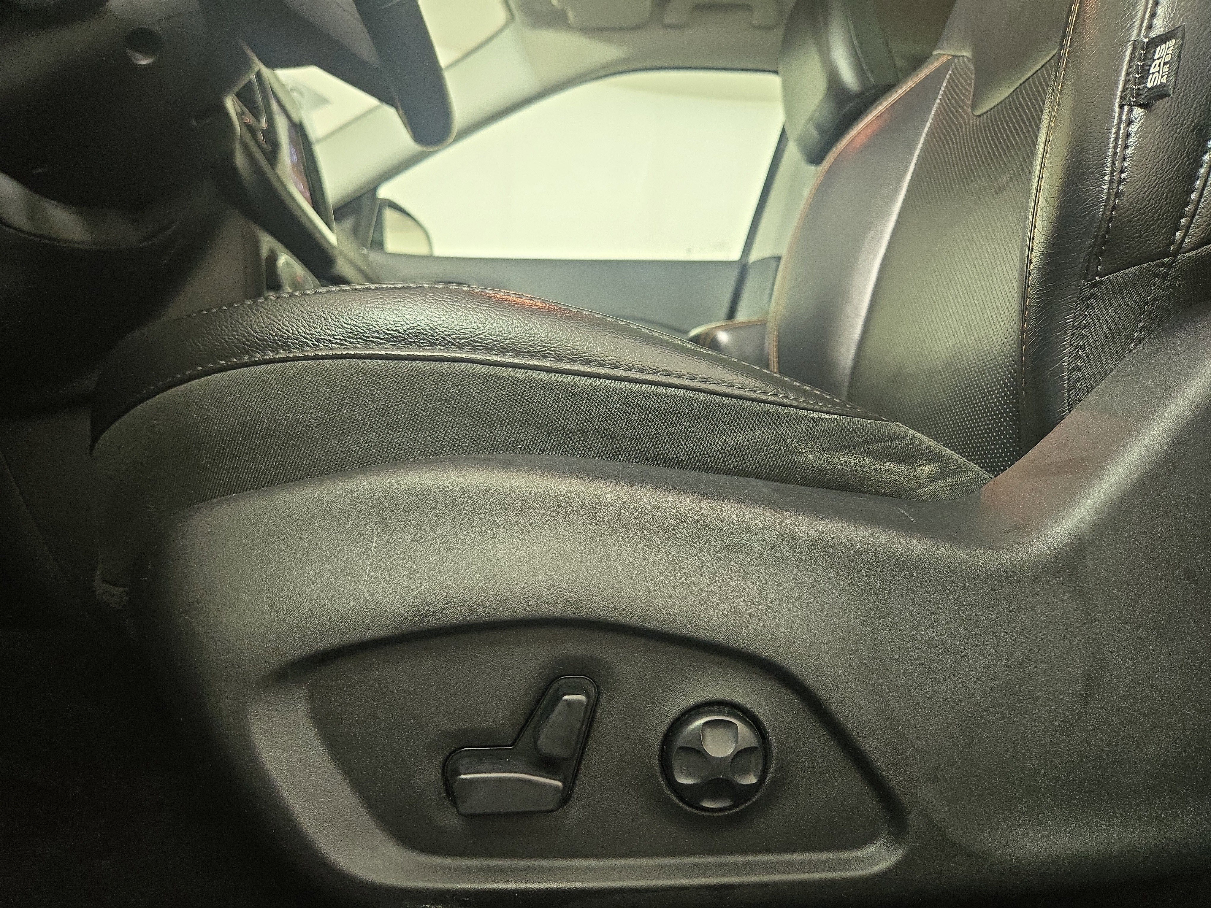 Used 2018 Jeep Compass Limited w/ Navigation Group image 31