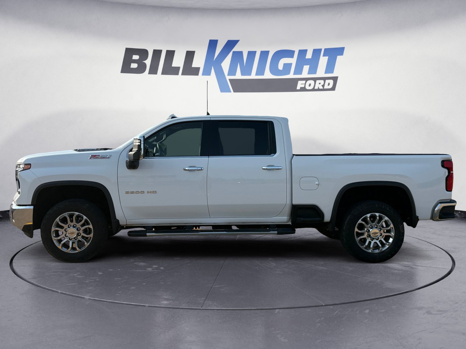 Used 2024 Chevrolet Silverado 2500 LTZ w/ LTZ Plus Package AWD/4WD image 2