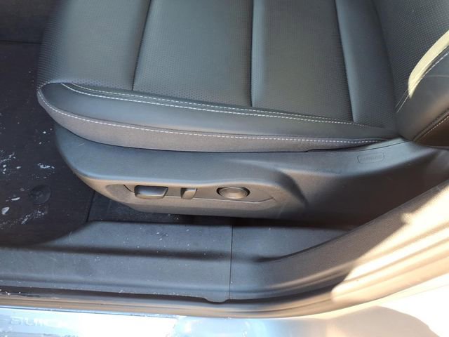 Used 2025 Buick Envision Preferred image 18