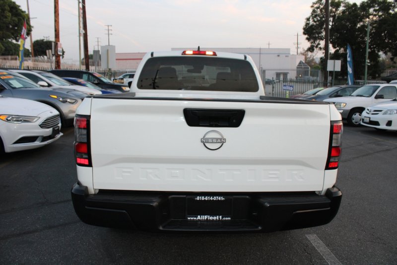 Used 2023 Nissan Frontier S image 5