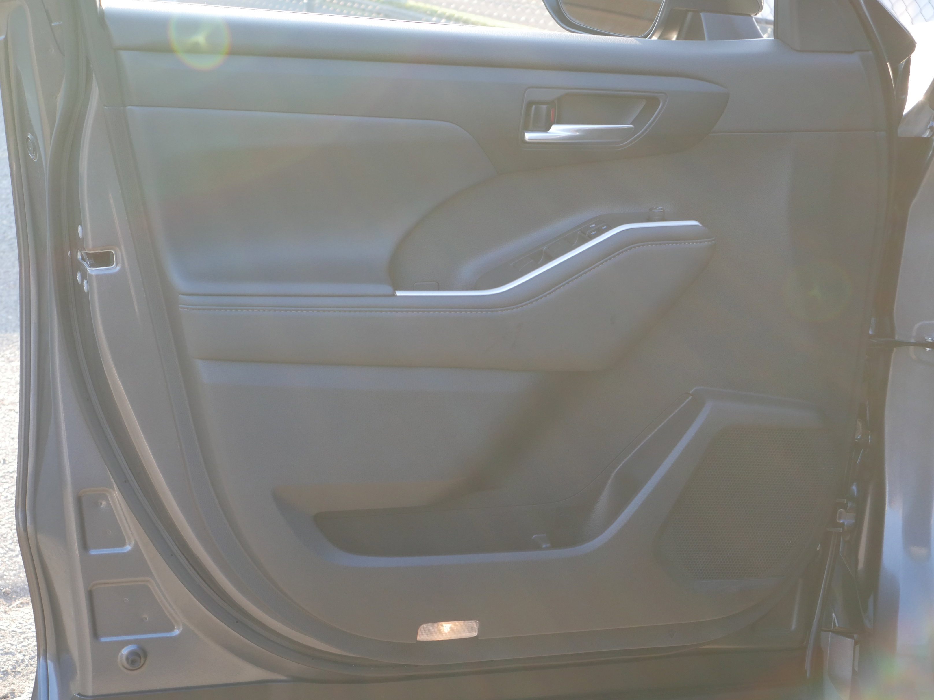 Used 2022 Toyota Highlander XLE image 37