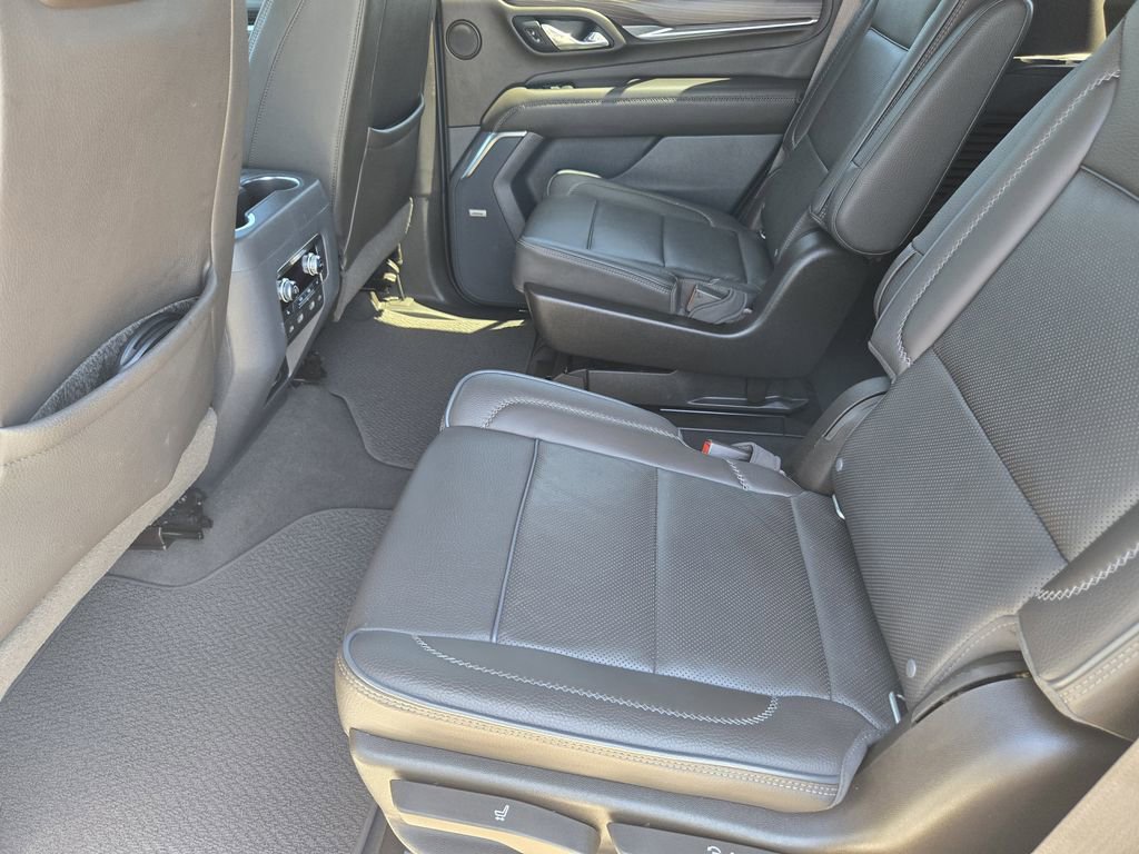 Used 2021 GMC Yukon Denali w/ Denali Premium Package AWD/4WD image 28