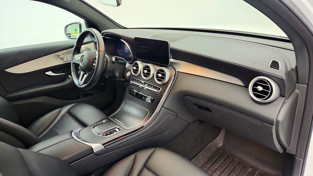 Used 2023 Mercedes-Benz GLC 300 4MATIC Coupe image 24