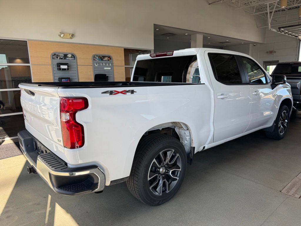Used 2024 Chevrolet Silverado 1500 LT AWD/4WD image 3