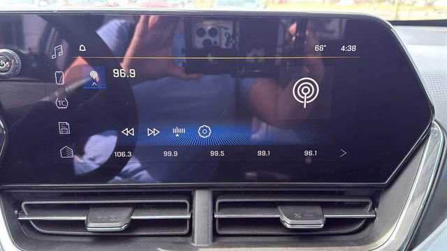 Used 2024 Chevrolet Trax LT image 18