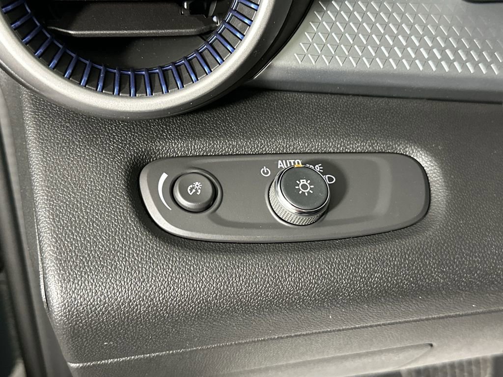 New 2026 Chevrolet Trax LS w/ LS Convenience Package FWD image 17