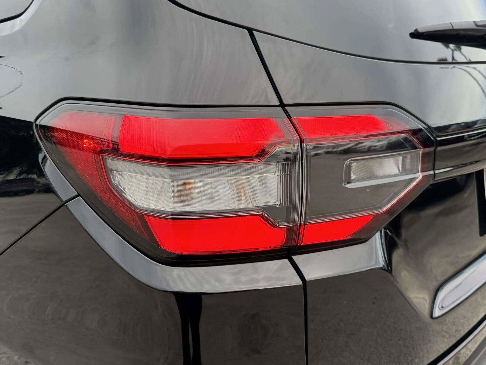 Used 2023 Honda Pilot Touring image 14