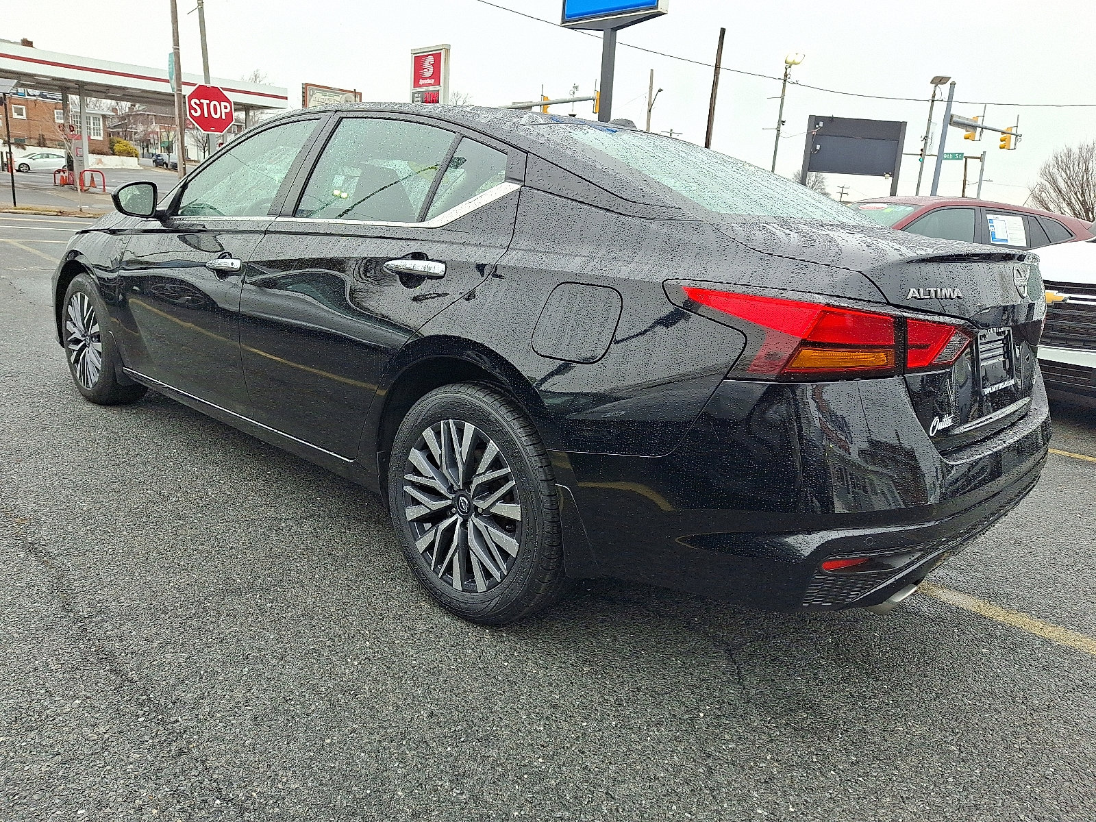 Used 2024 Nissan Altima 2.5 SV w/ SV Premium Package image 2