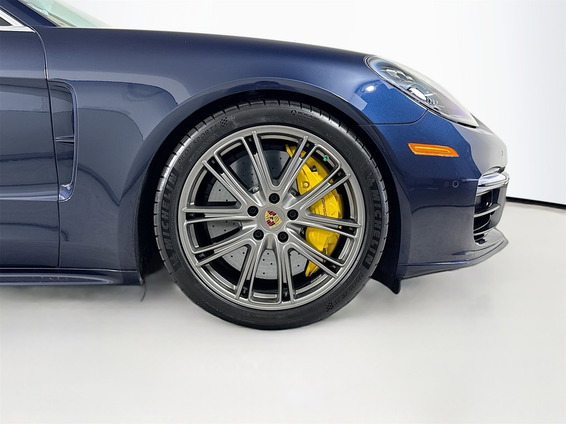 Used 2019 Porsche Panamera Turbo Sport Turismo image 28