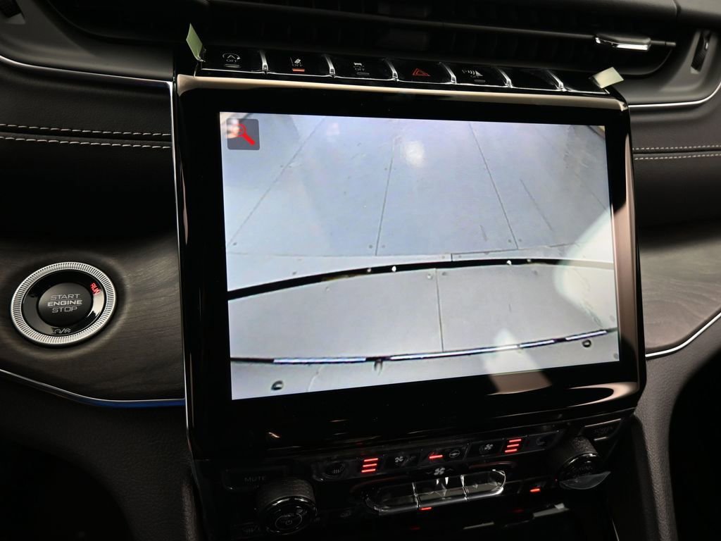 Used 2024 Jeep Grand Cherokee Overland w/ Luxury Tech Group IV image 21