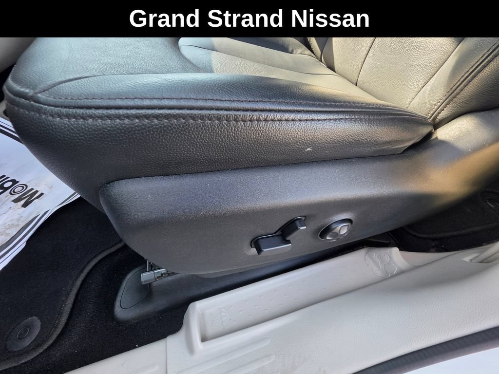 Used 2018 Chrysler Pacifica LX FWD image 15