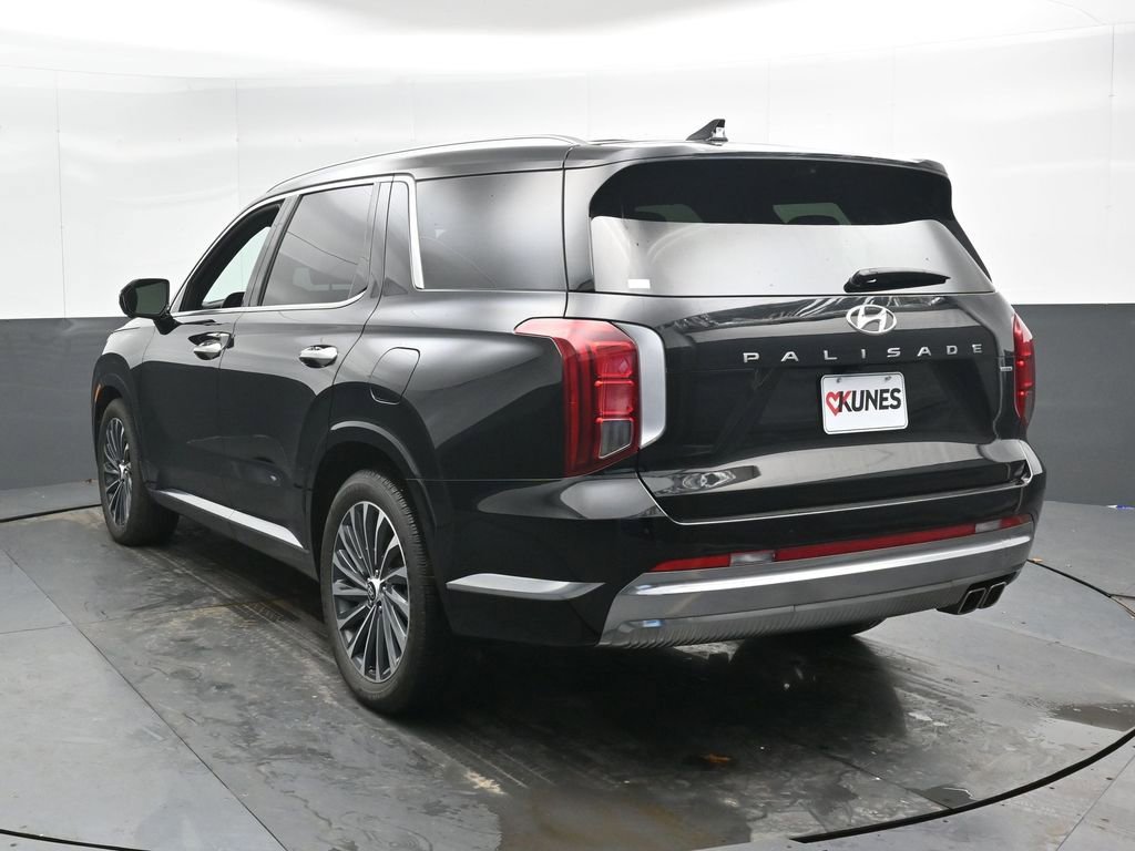 Used 2024 Hyundai Palisade Calligraphy image 9