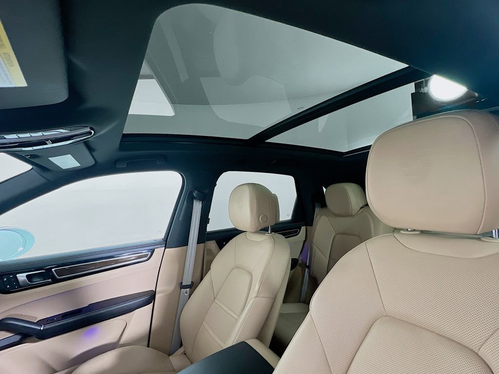 Used 2023 Porsche Cayenne S image 23