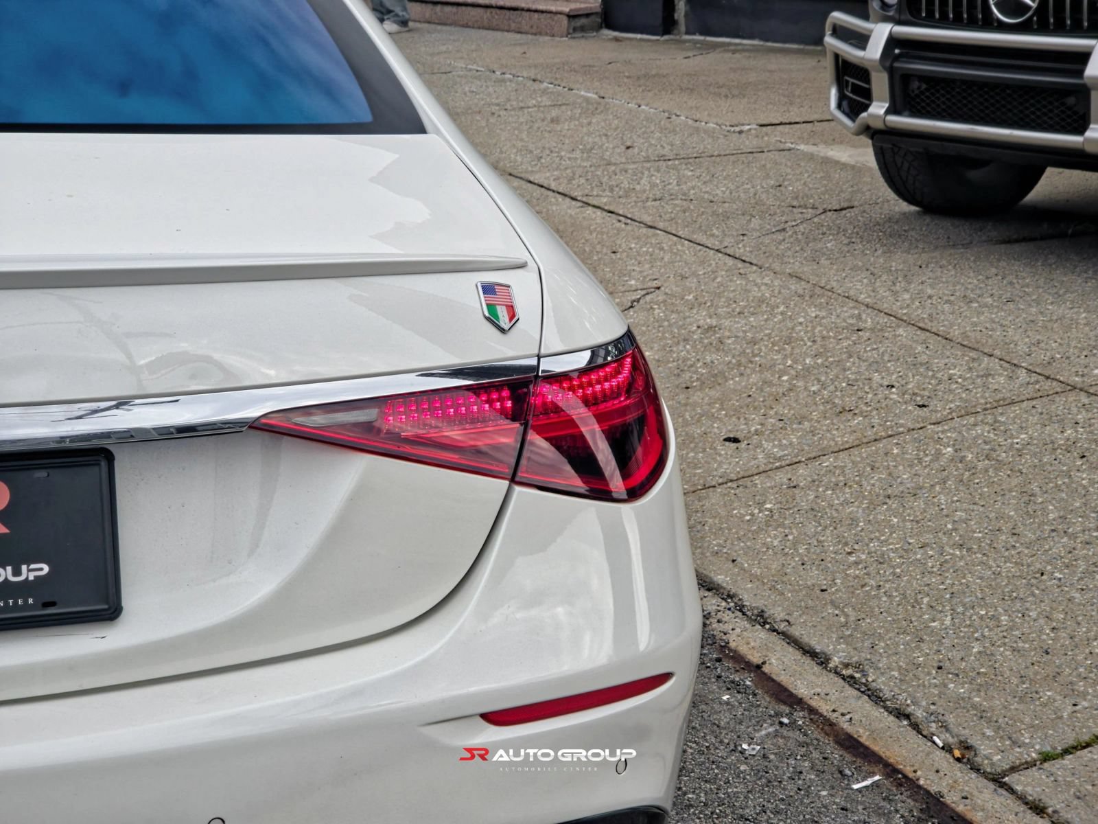 Used 2022 Mercedes-Benz S 500 4MATIC w/ AMG Line Package image 22