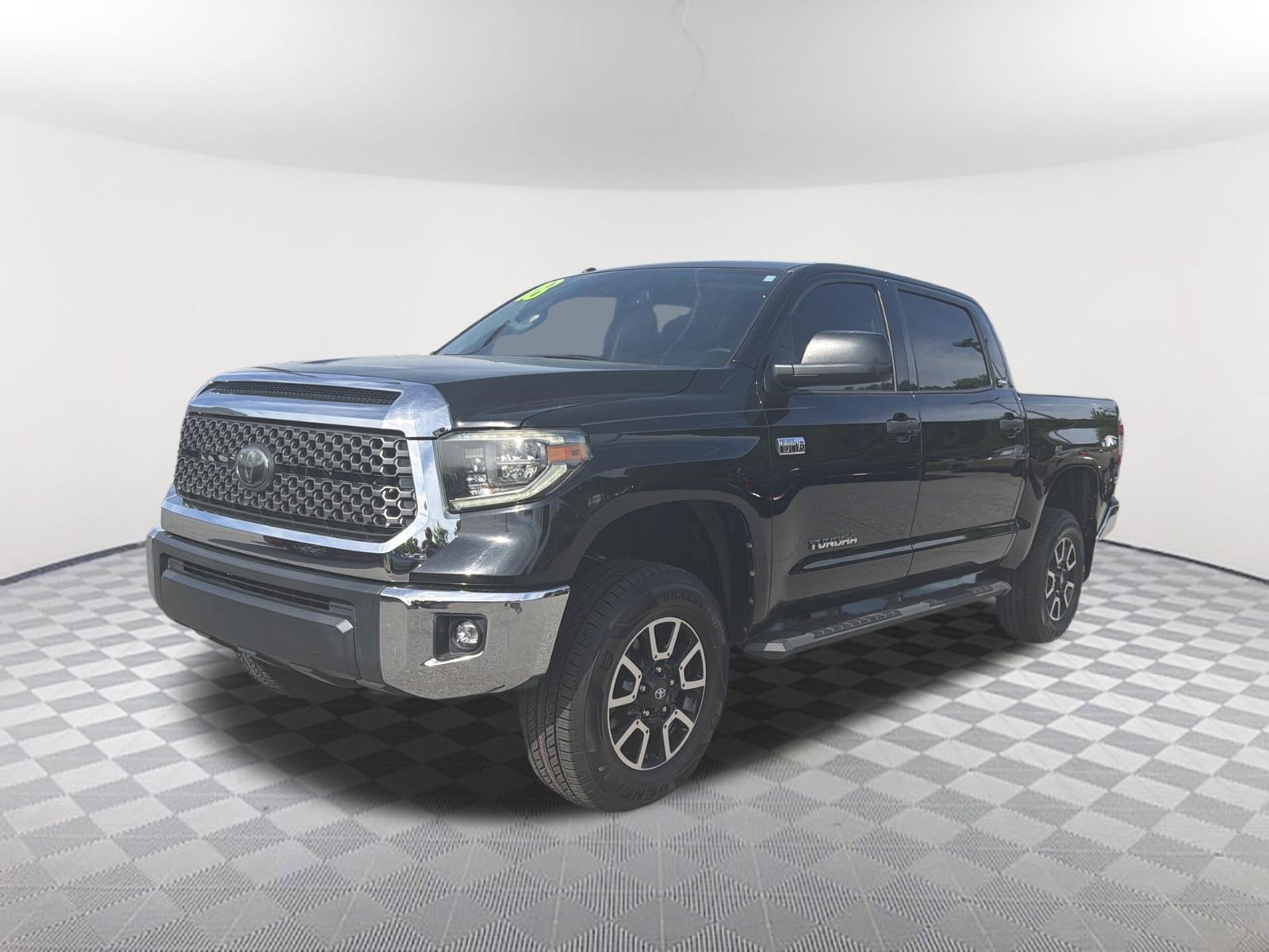 Used 2018 Toyota Tundra SR5 w/ TRD Off Road Package AWD/4WD image 3