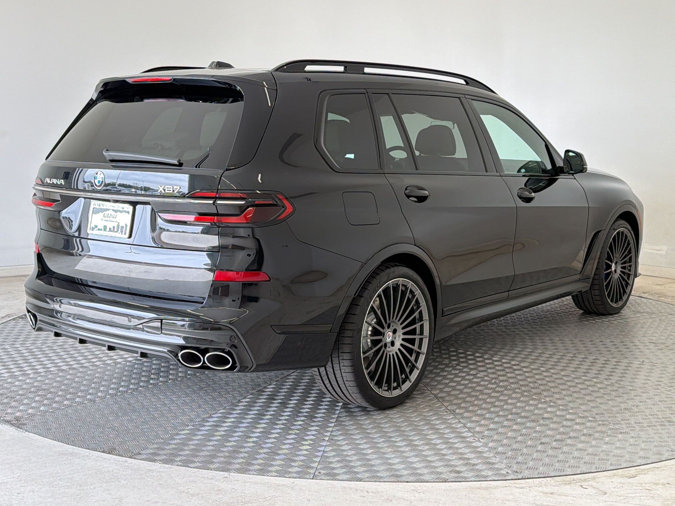 New 2026 BMW ALPINA XB7 AWD/4WD image 9