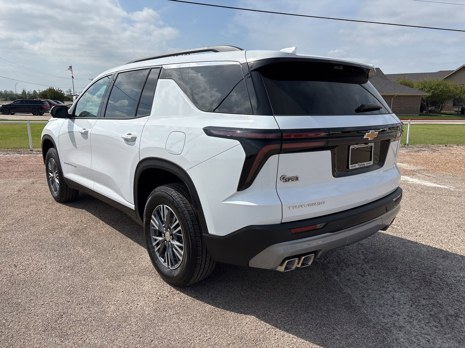 New 2026 Chevrolet Traverse LT image 4
