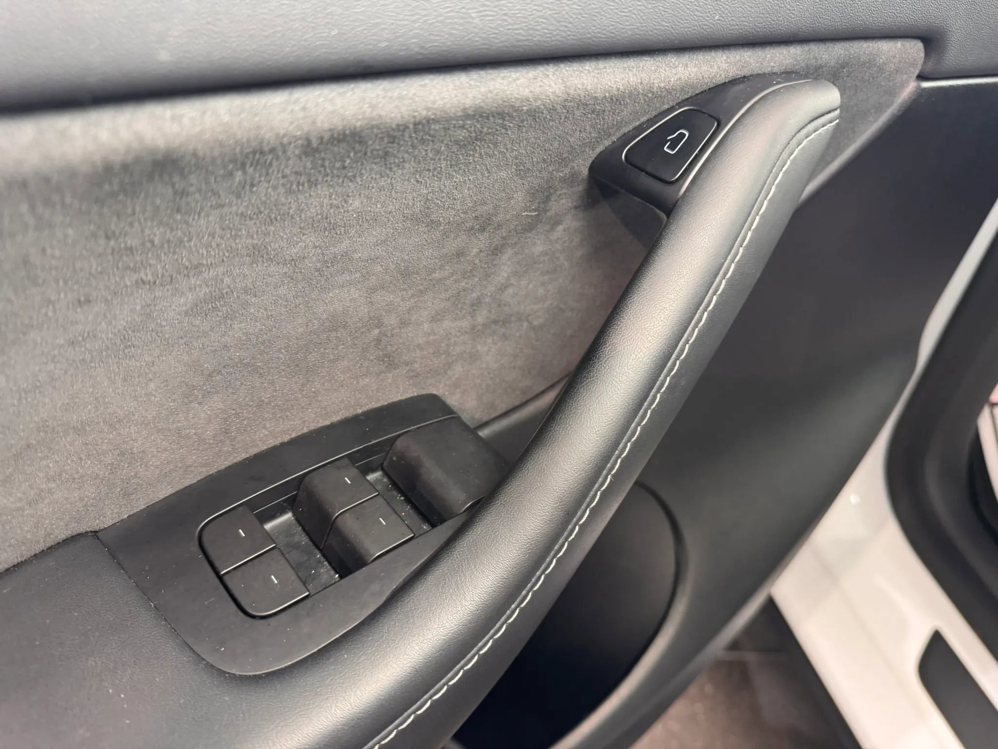 Used 2022 Tesla Model Y Performance image 24