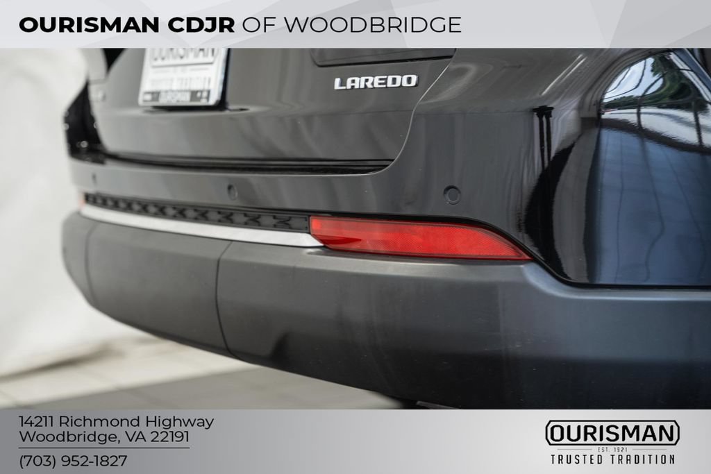 Used 2023 Jeep Grand Cherokee L Laredo w/ Luxury Tech Group I AWD/4WD image 6