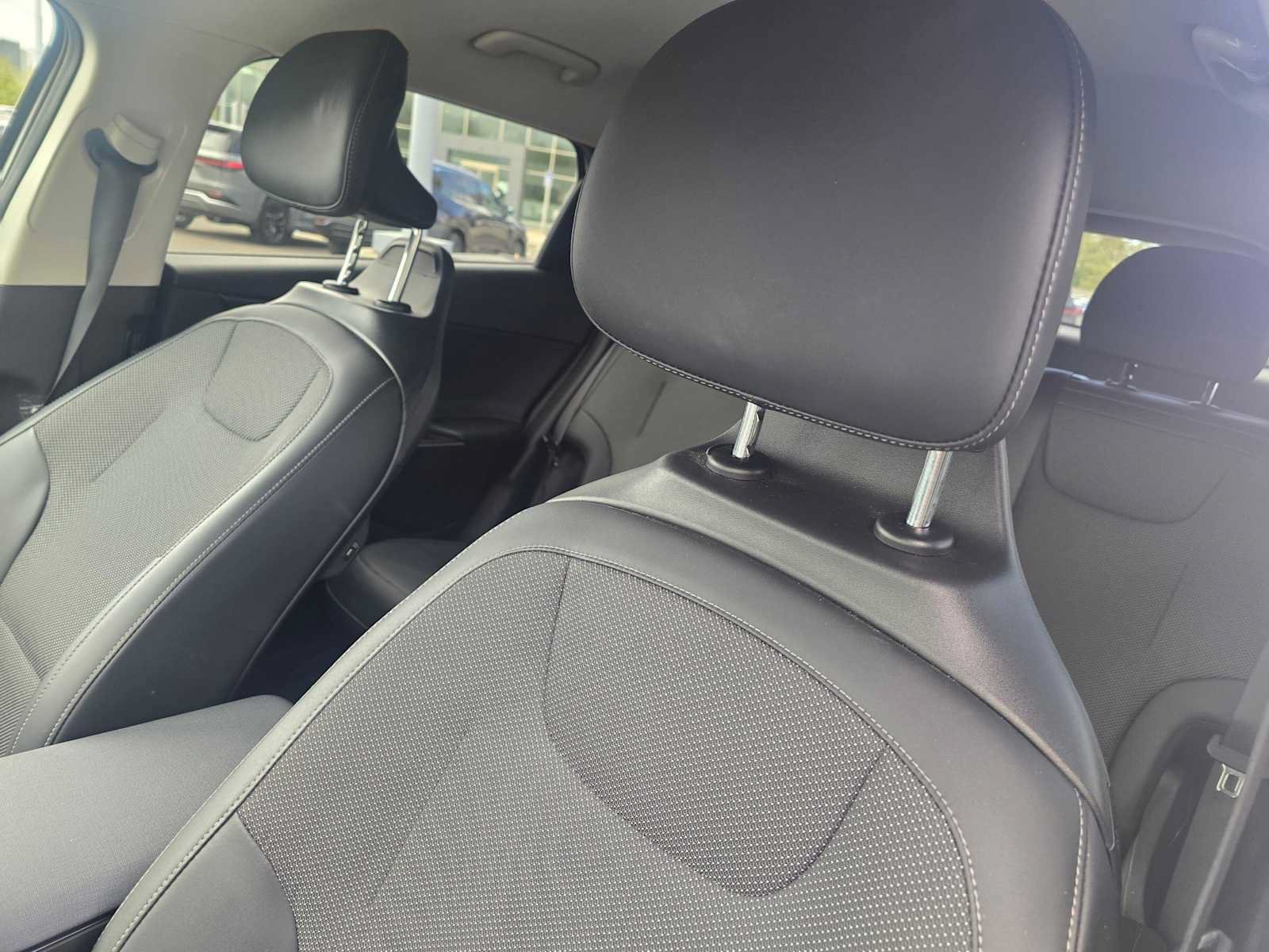 Used 2024 Kia EV6 Light RWD image 32