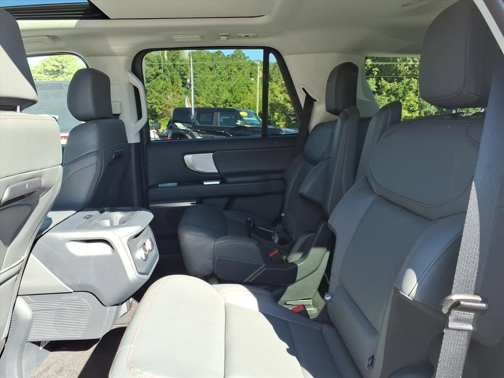 New 2025 Ford Expedition Active image 8