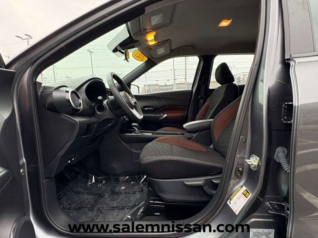 Used 2021 Nissan Kicks SR FWD image 7