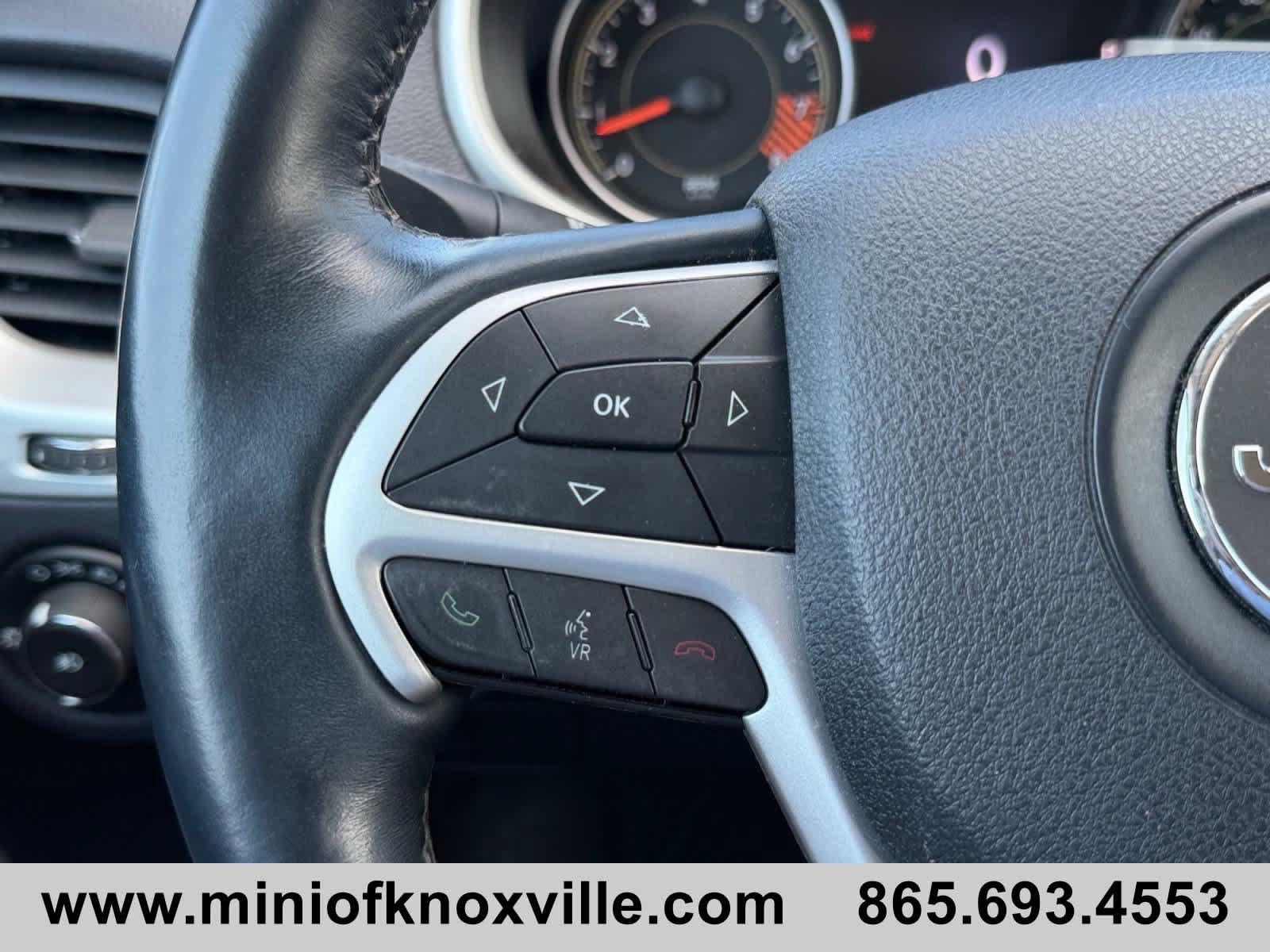 Used 2015 Jeep Cherokee Limited w/ Luxury Group AWD/4WD image 44