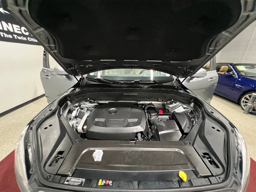 Used 2016 Volvo XC90 T6 Momentum image 42