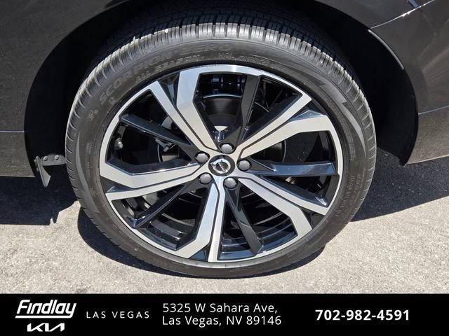 Used 2023 Volvo XC60 B5 Ultimate w/ Protection Package Premier FWD image 6