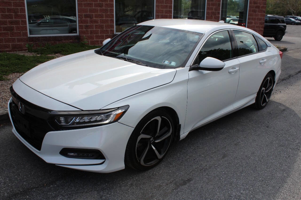 Used 2019 Honda Accord Sport image 2