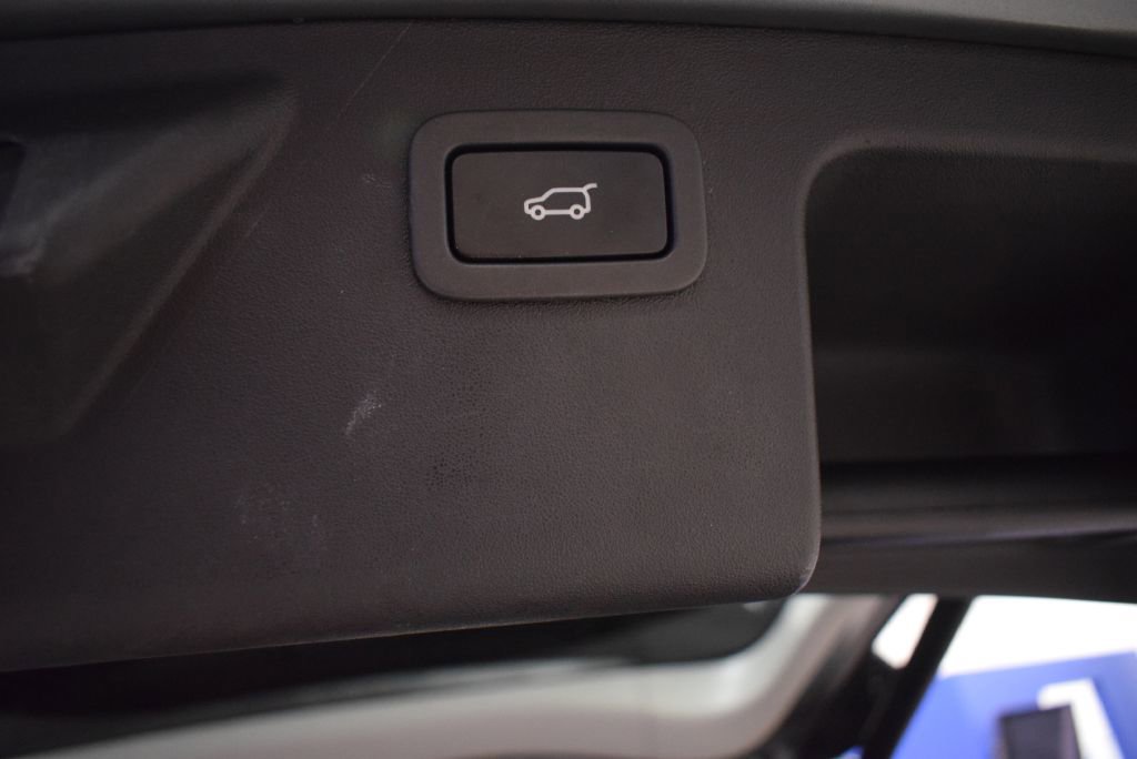 Used 2018 Land Rover Discovery Sport HSE image 15