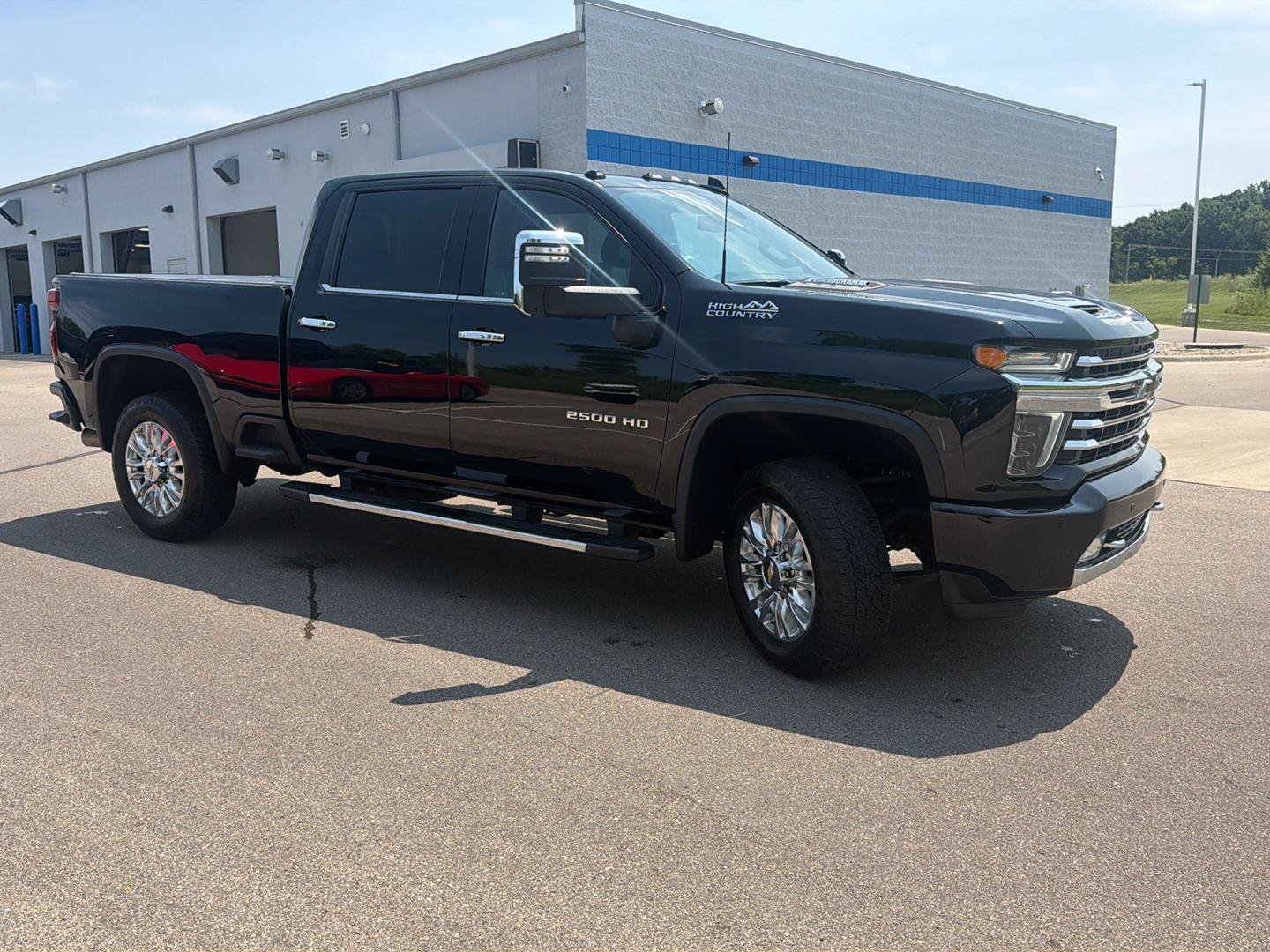Used 2022 Chevrolet Silverado 2500 High Country w/ Safety Package II AWD/4WD image 12