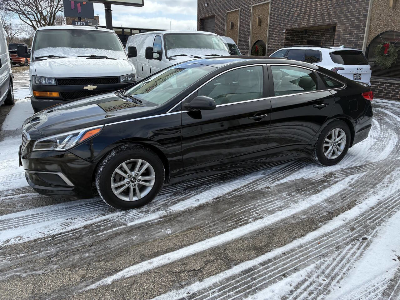 Used 2017 Hyundai Sonata SE w/ Cargo Package image 10