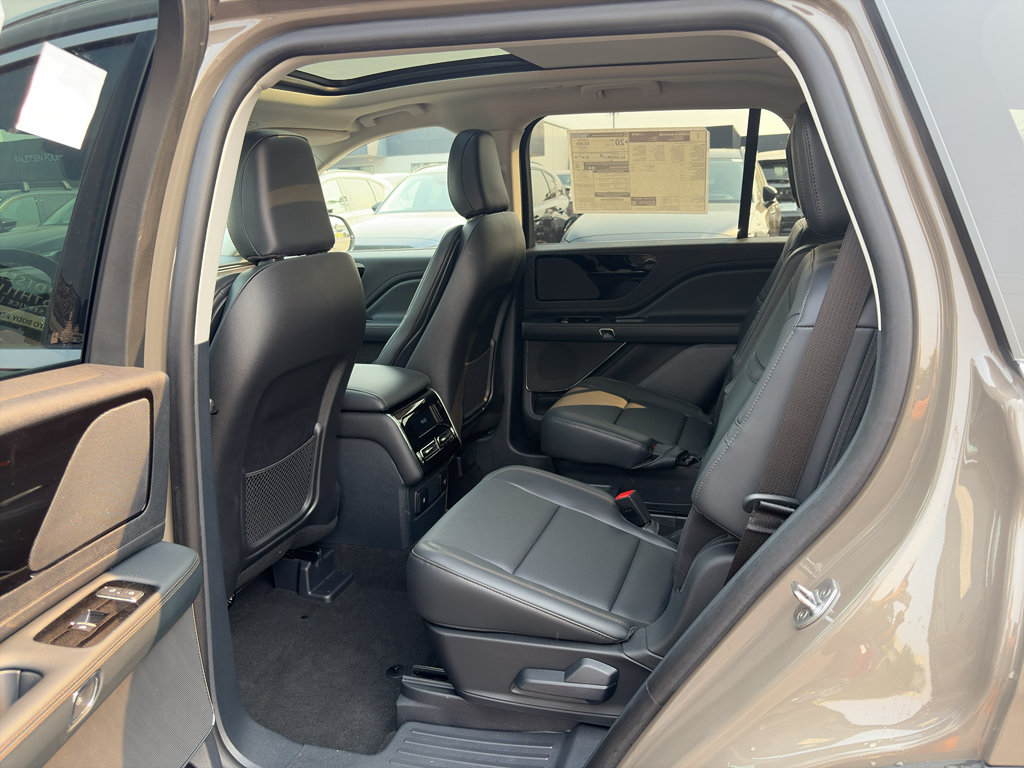 New 2026 Lincoln Aviator AWD image 13