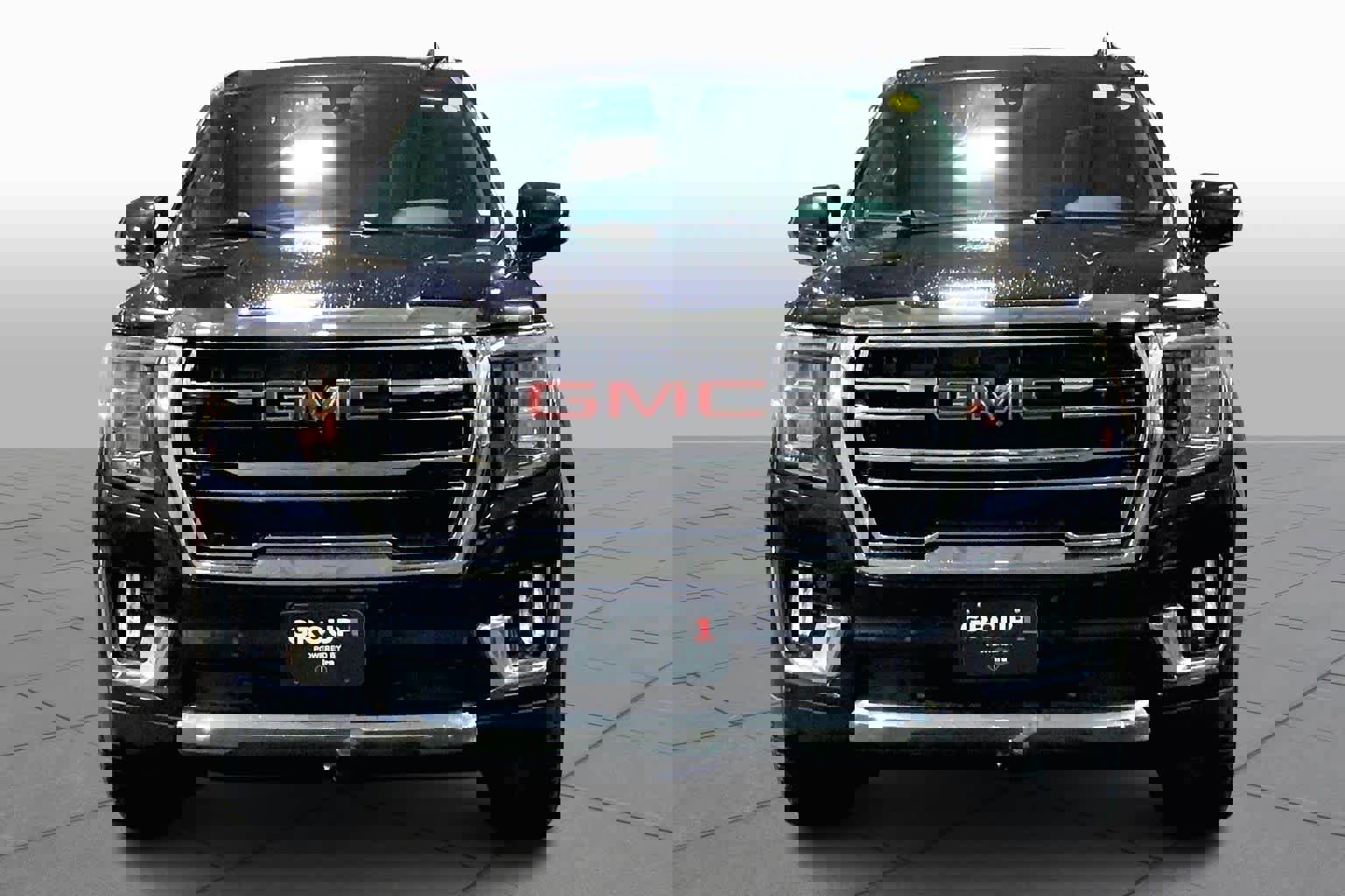 Used 2021 GMC Yukon SLT w/ SLT Premium Package image 4