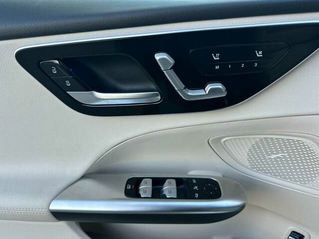 Used 2024 Mercedes-Benz C 300 4MATIC Sedan image 11