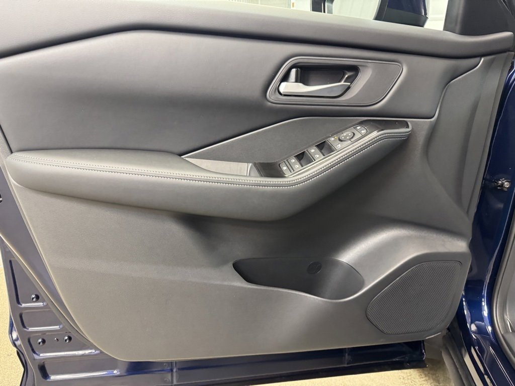 New 2026 Nissan Rogue SV image 8