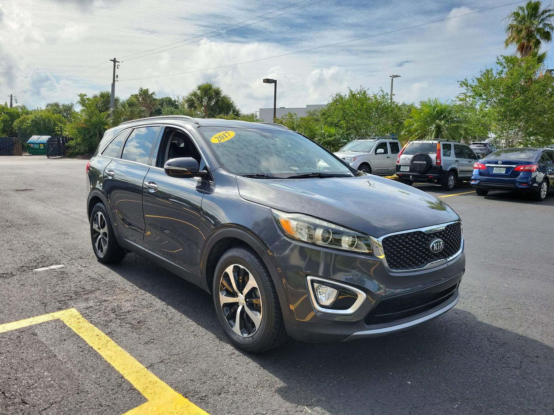 Used 2017 Kia Sorento EX FWD image 2
