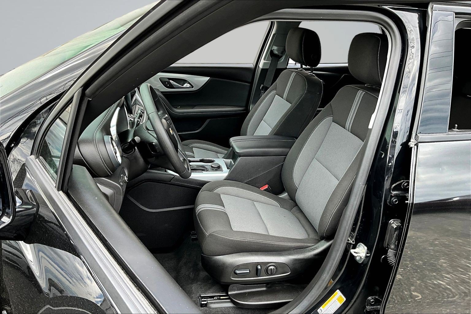 Used 2026 Chevrolet Blazer LT FWD image 19