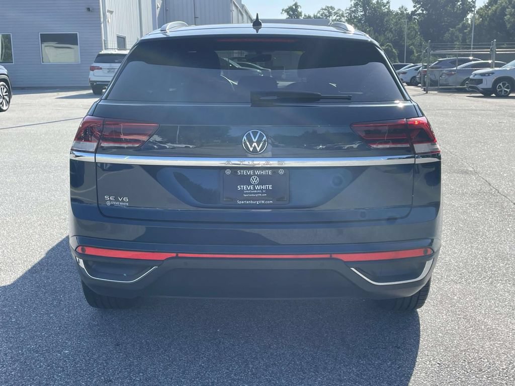Certified 2021 Volkswagen Atlas Cross Sport SE w/ Panoramic Sunroof Package FWD image 5