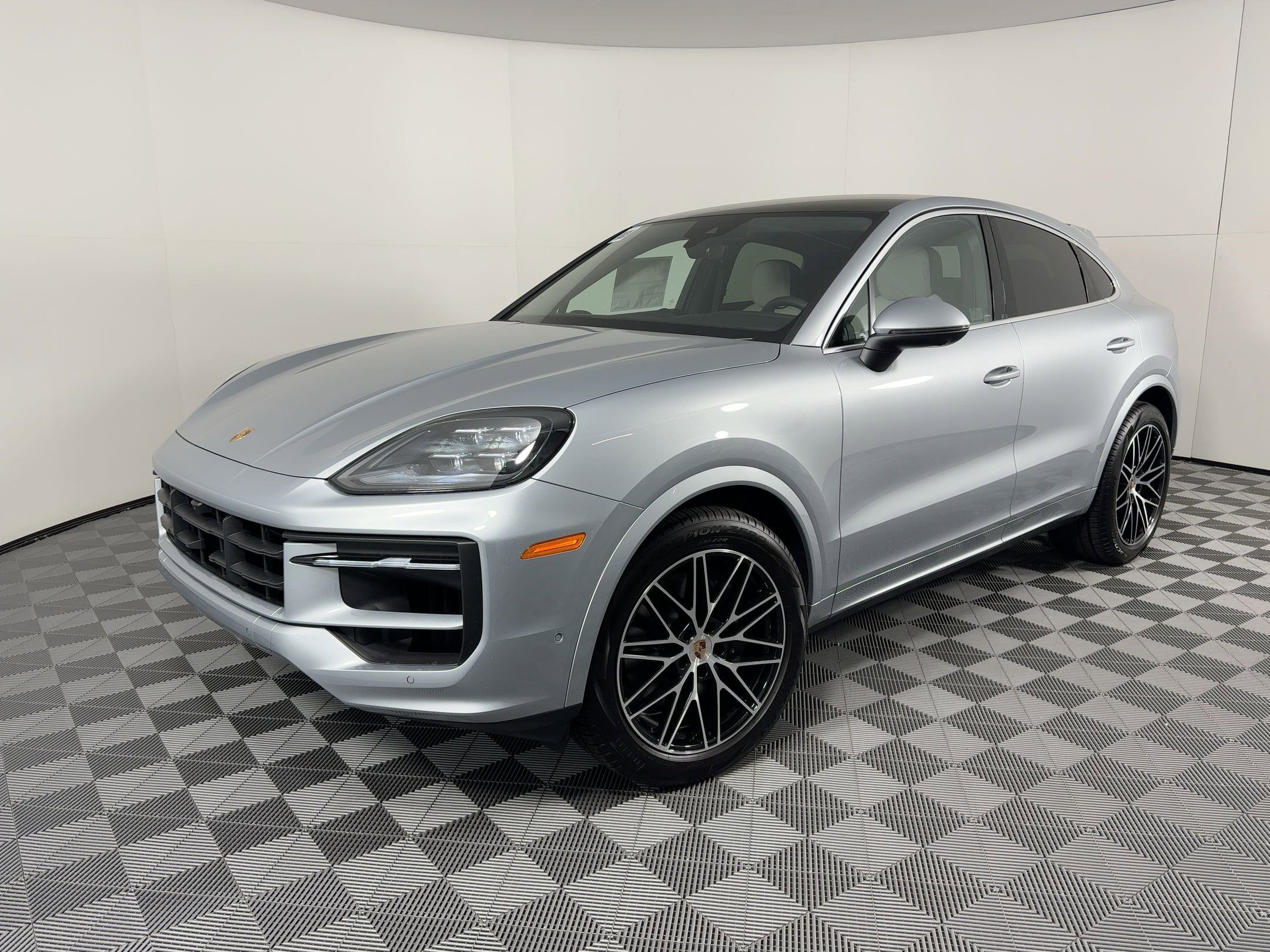 Certified 2026 Porsche Cayenne Coupe image 1