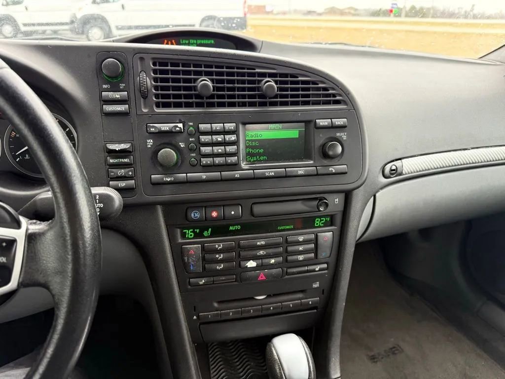 Used 2004 Saab 9-3 Aero image 13