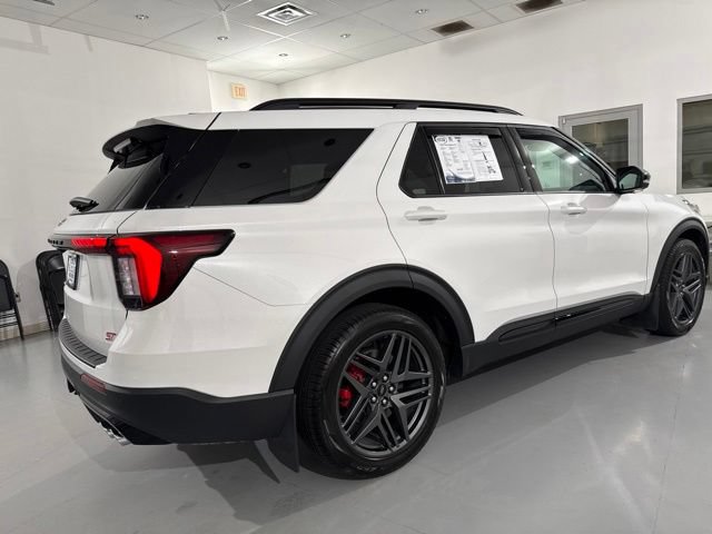 Used 2025 Ford Explorer ST AWD/4WD image 14