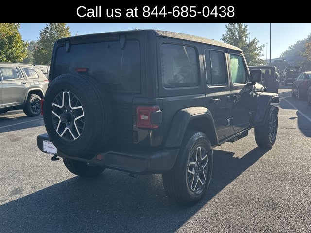 Certified 2026 Jeep Wrangler Unlimited Sahara AWD/4WD image 5