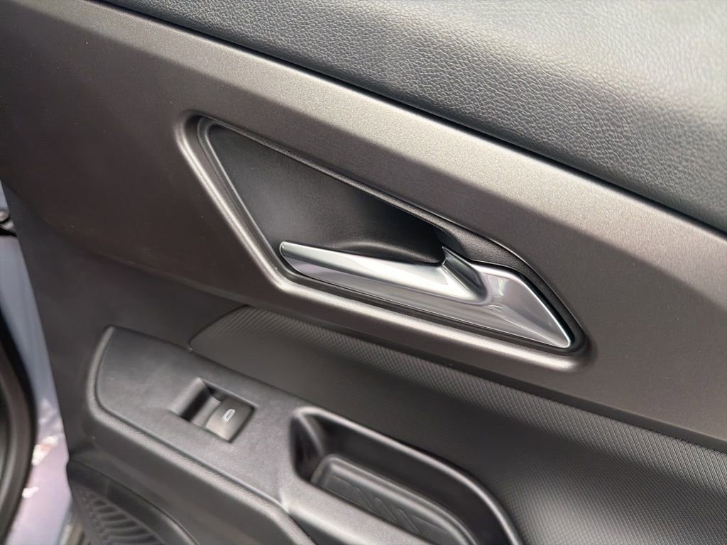 New 2026 Chevrolet Equinox EV LT image 33