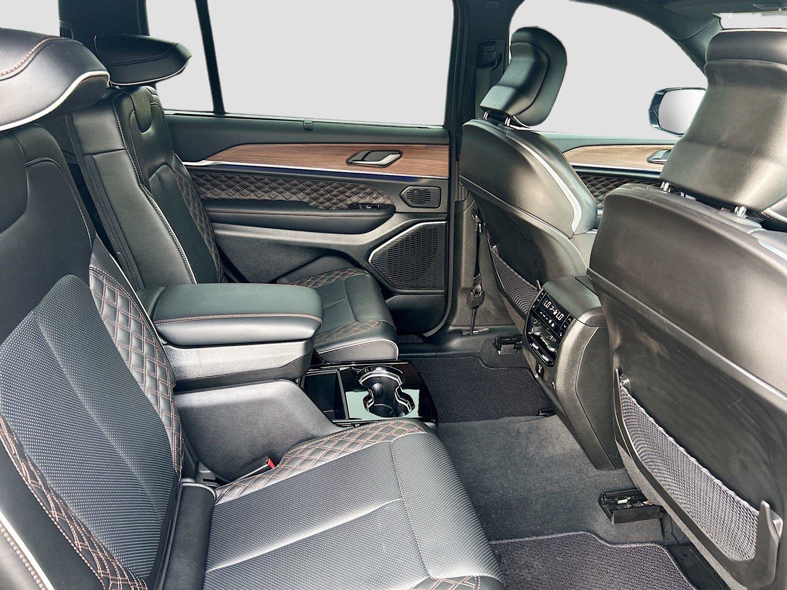 Used 2023 Jeep Grand Cherokee L Summit w/ Advanced Protech Group IV AWD/4WD image 24