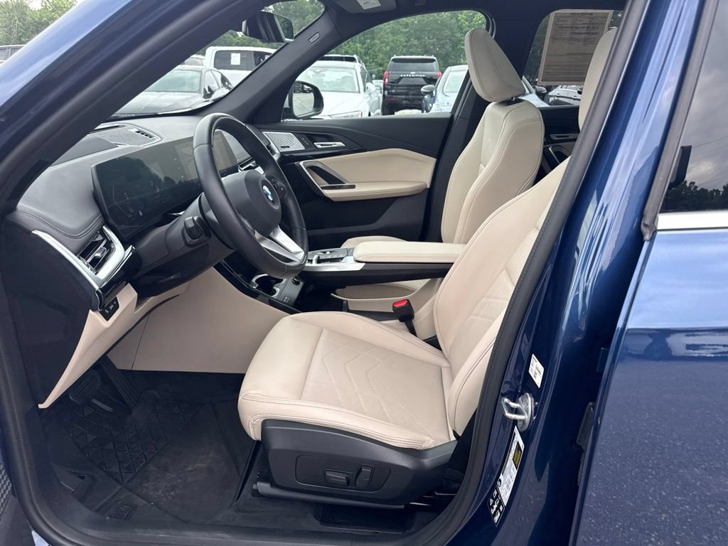 Used 2024 BMW X1 xDrive28i w/ Premium Package AWD/4WD image 3