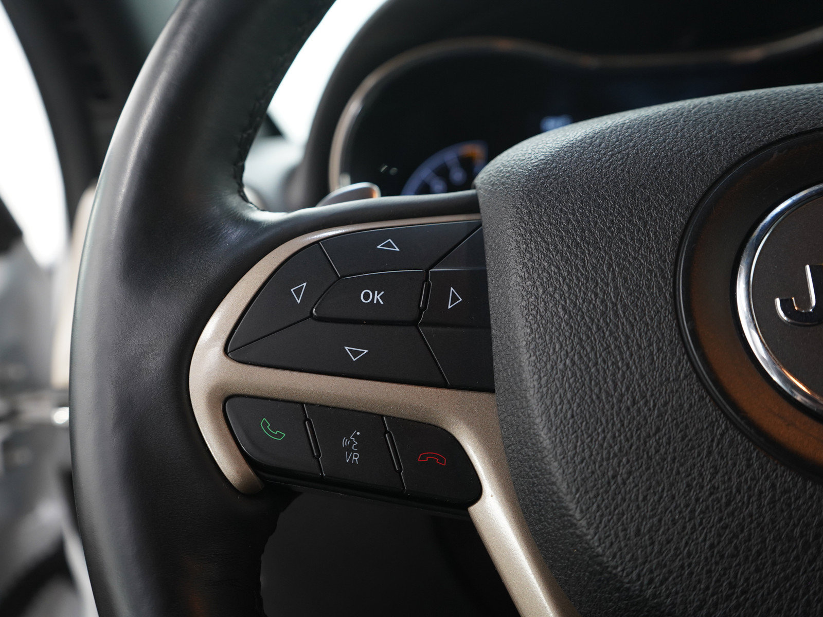 Used 2014 Jeep Grand Cherokee Limited AWD/4WD image 29