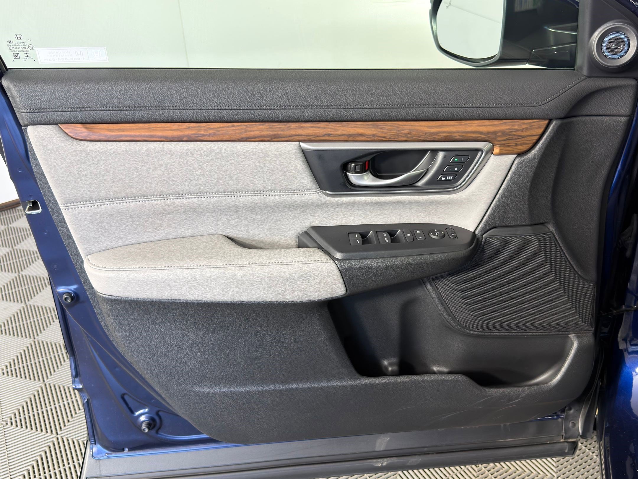 Used 2022 Honda CR-V Touring image 9