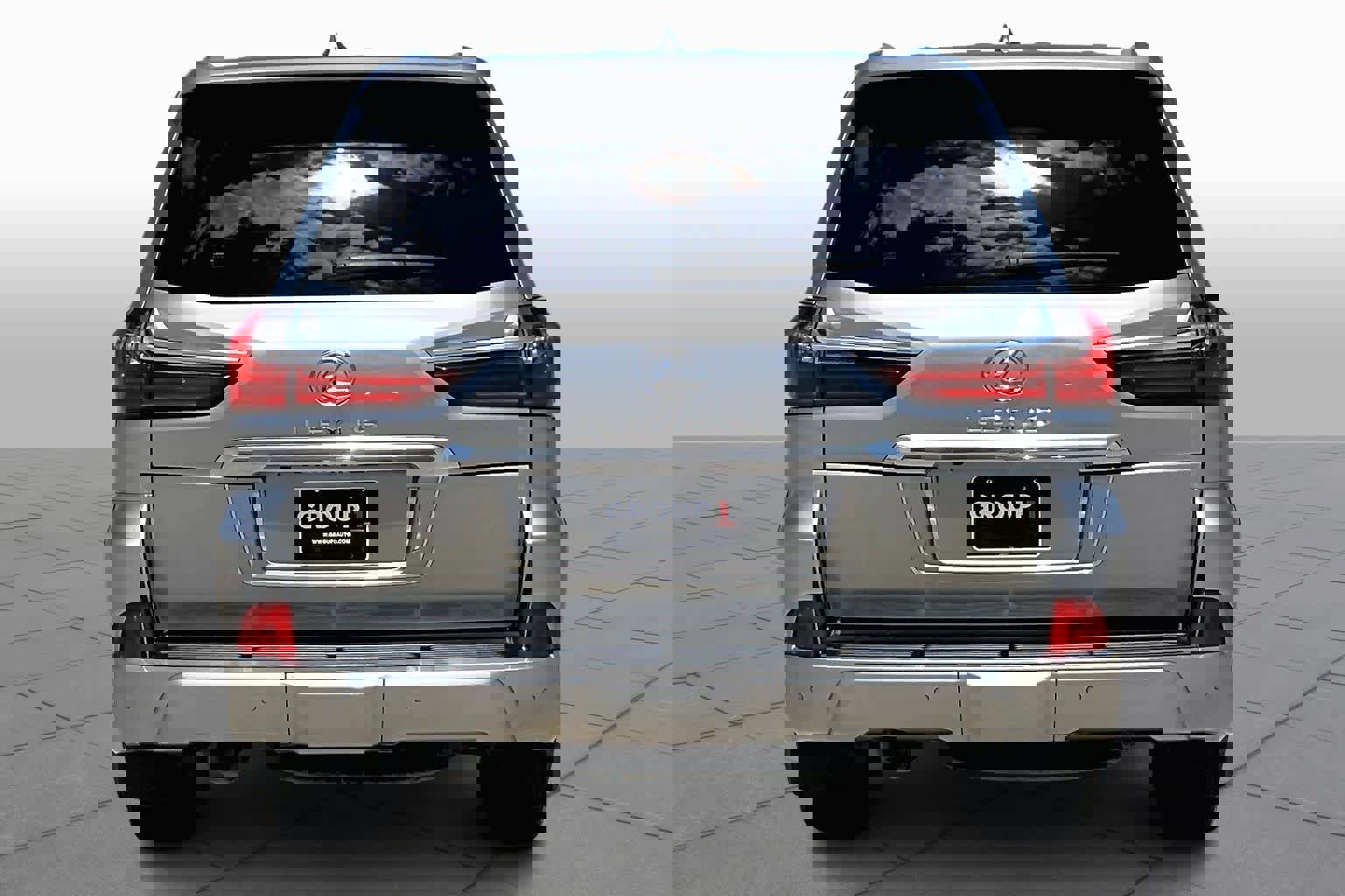 Used 2019 Lexus LX 570 4WD w/ Luxury Package image 5